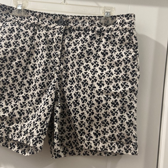 Cream and black women's shorts LOFT Ann Taylor size 6 original shorts EUC - Picture 15 of 16